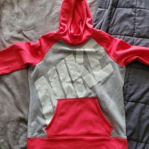 Woman's Nike Pull Over